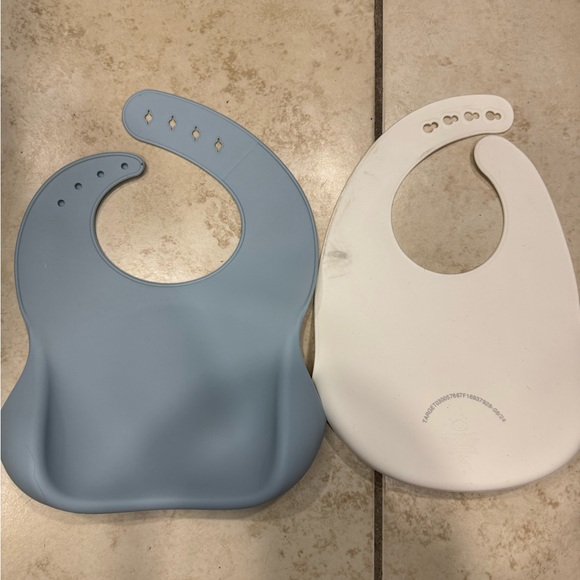 Blue and White Silicone Baby feeding Bib Set with pocket for easy clean up - Picture 2 of 2